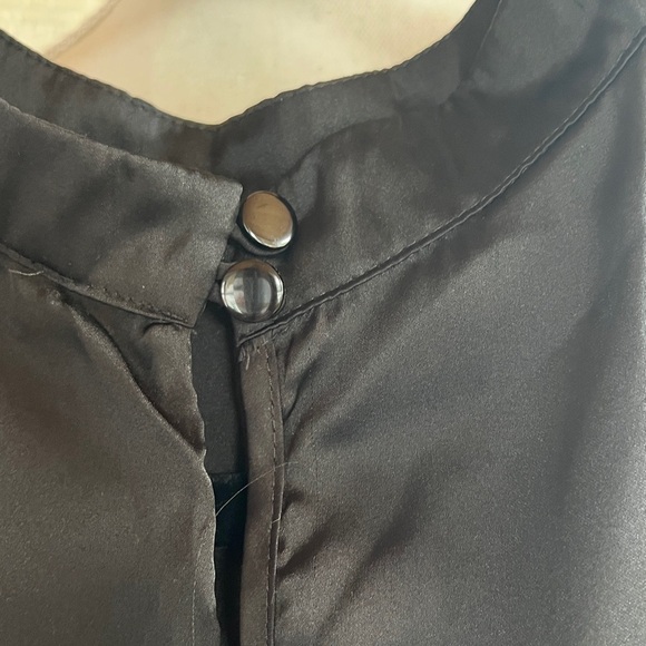 Notations Black Sleeveless Blouse - Picture 4 of 7